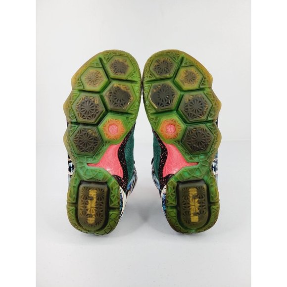 Nike LeBron XII Christmas Basketball Shoes main image 11